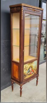 Malovaná prosklená komoda - 5