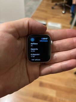 Apple Watch Nike 5 (44mm) kompletní balení - 5