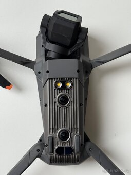 DJI Mavic 3 Classic - 2 baterie, brašna, ovladač DJI RCI - 5