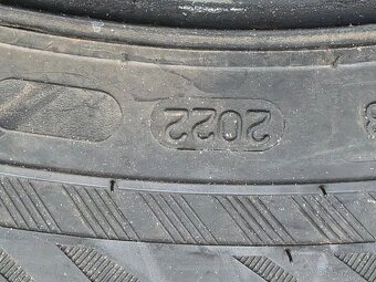 215/65/16 Zimní pneumatiky Nokoan WR D4 a SUV 4 - 5