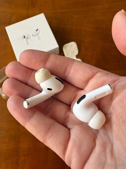 Sluchátka Apple Airpods Pro 1 - 5