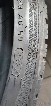 Prodám 2x zimní pneu 285/35R22 106V - 5
