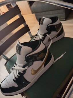 Nike jordan 1 mid Patent Black White Gold - 5