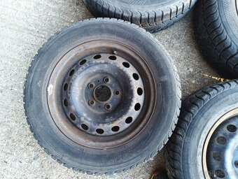 Zimní pneu 195/65/15 z Mazdy - 5x114 Nokian 6-7 mm - 5