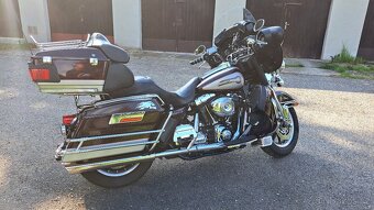 Harley-Davidson FLHTCU Ultra Classic Electra Glide - 5