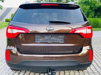 Kia Sorento 2.2CRDi 4x4 MANUÁL 7 MÍST VÝHŘEV TAŽNÉ KAMERA - 5