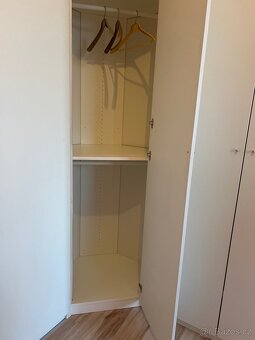 Rohová sestava- skříně do obývacího pokoje IKEA - 5