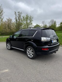 Mitsubishi Outlander - 5