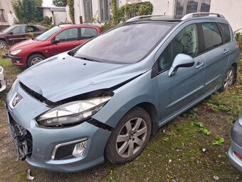 Peugeot 308 SW havarovaný - 5