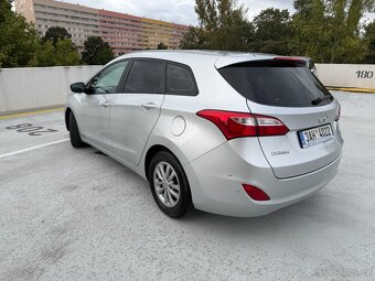 Hyundai i30 1.6 CRDi/81kW Trikolor - 5