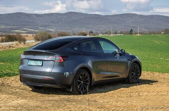 Tesla Model Y Long Range AWD 2022 - 5