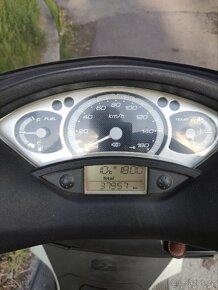 Prodam skůtr Yamaha 125R X Max - 5