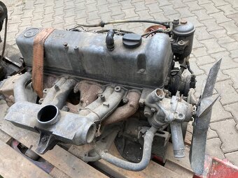 Mercedes 300D OM 617 2x motor. - 5