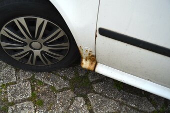 NEPOJIZDNÉ Škoda Octavia I Tour 1.6 benzín 75 KW - 5