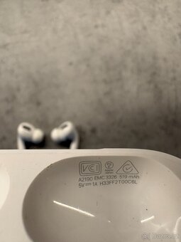 Apple AirPods Pro - 5