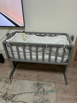 Kolébka s monitorem dechu - 5