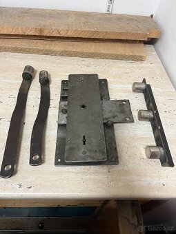 Trezor / sejf – starý, bez klíče – DARUJI ZA ODVOZ - 5