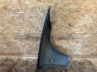 LEVÝ PŘEDNÍ BLATNÍK BMW E90/91 SPARKLING GRAPHITE - 5