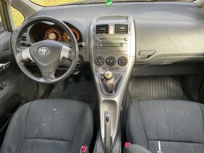 Toyota Auris 1,6i-91kw rok 2007 -náhradní díly - 5
