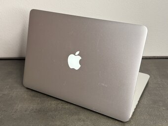 MacBook Pro 13'' 2015 / i5 / 8GB / 256GB SSD - DPH - 5