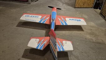 Rc letadlo extra 330 - 5