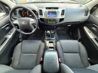 Toyota HILUX 3.0 4x4 MANUÁL UZÁVĚRKA NAVIJÁK - 5