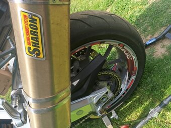 Prodám Aprilia tuono RSV 1000 rr rv 2010 - 5
