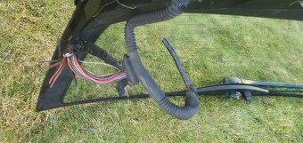 Zadní okno BMW 320D TOURING - 5