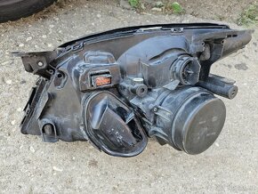 Opel Vectra C přední světlo xenon. - 5
