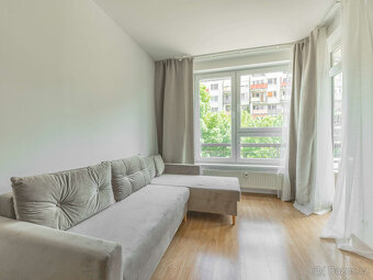 Moderní světlý byt 2+kk (51 m²) s lodžií a garážovým stáním, - 5