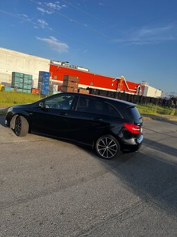 Mercedes B180 - 5