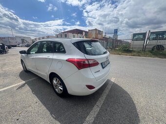 Hyundai i30, 1.6 GDI Bezin 88 KW Ojeté, 10/2016 - 5