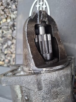 Prodám Originální startér ze Subaru Outback2.0D 110kW - 5