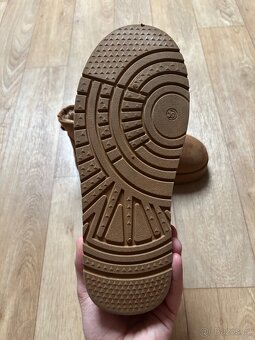 UGG BOTY - 5