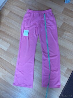 Elastické legíny a tepláky - 5