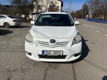 Toyota Verso 2,2 D-4D 110 KW r.v.2011 automat . - 5