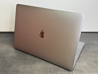 MacBook Pro 15'' 2019 / i7 / 16GB / 512GB SSD / Space Gray - 5