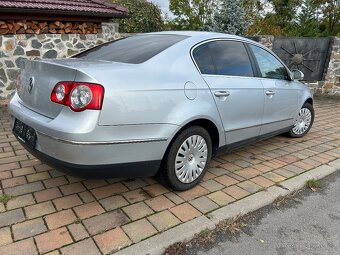 Volkswagen Passat 1.6 FSi - 5