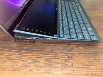 Asus ZenBook Duo 14 UX482EAR - 5