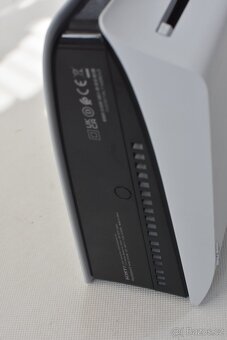 PlayStation 5 (verze slim) s mechanikou ,záruka rok Zánovní - 5