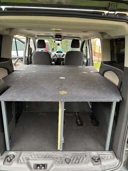 Spací vestavba do Ford Tourneo Custom L1 - 5
