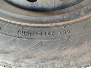 Pneumatiky a plechové disky na Toyota Yaris - 5