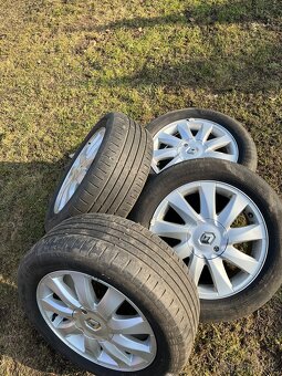 Prodám 4 alu kolo + pneu - 5