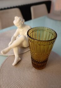 Ambrová váza z lisovaného skla - 5