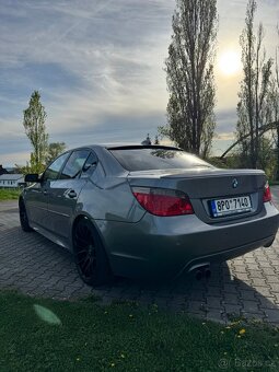 BMW 550i (E60) – V8, manuál, M-Paket - 5