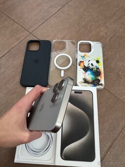 Apple iPhone 15 Pro Max 256GB Natural Titanium- top - 5