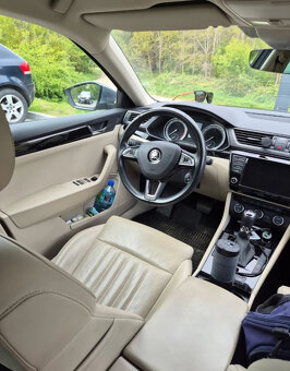 Skoda Superb 1.8 TSI Laurin Klement DSG - 5