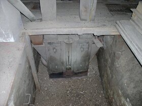 Zemědělské vybavení - násypky sila výtahy - 5