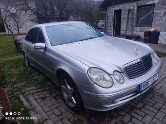 Mercedes-benz w211 e400 rok výroby 2003 - 5