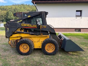 Smykový nakladač New Holland LS170 - 5